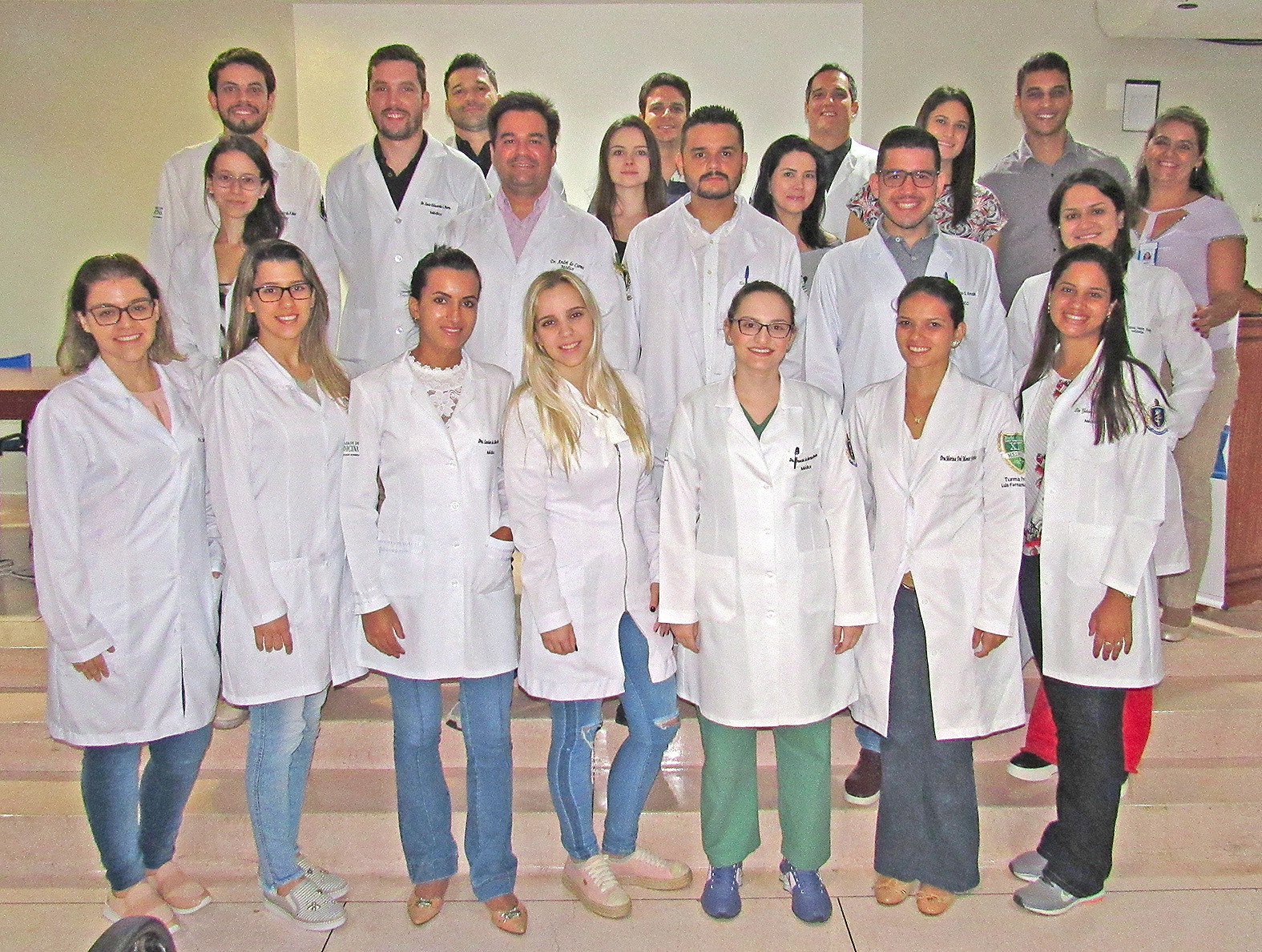 Médicos que irão cursar a Residência Médica na Santa Casa de Franca a partir de 2019 (Foto: Reprodução)